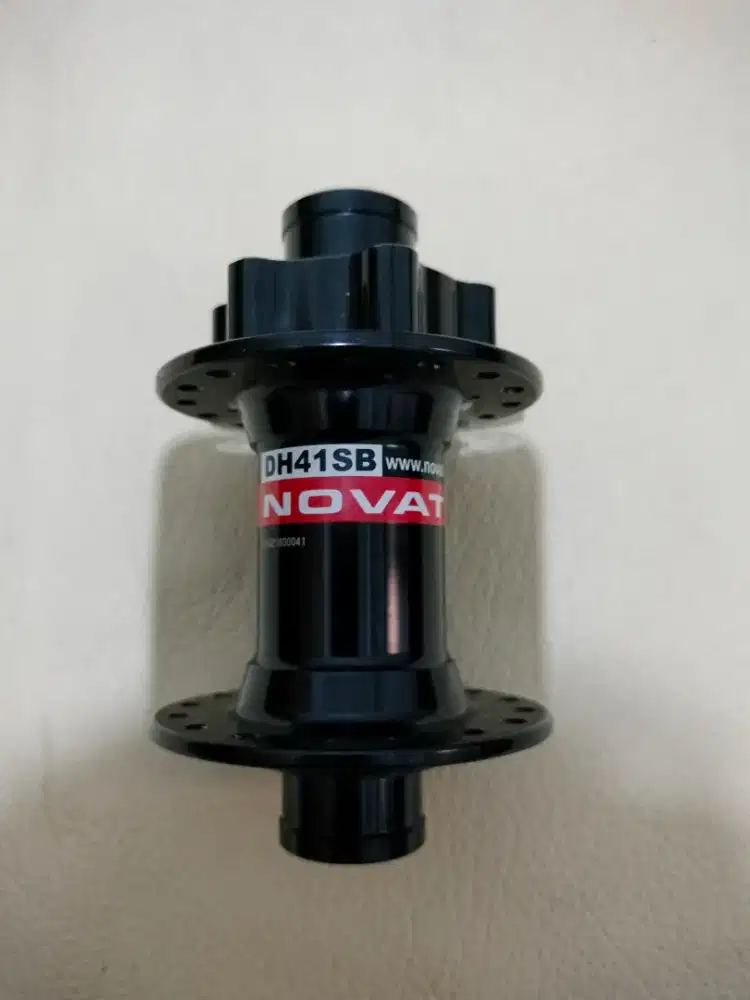 hub novatec DH41SB 6 BOLT 32HOLE TA 20X110 2ND