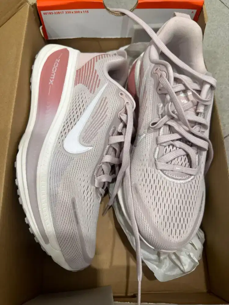 Nike Vomero 18 Silt Red/Chalk