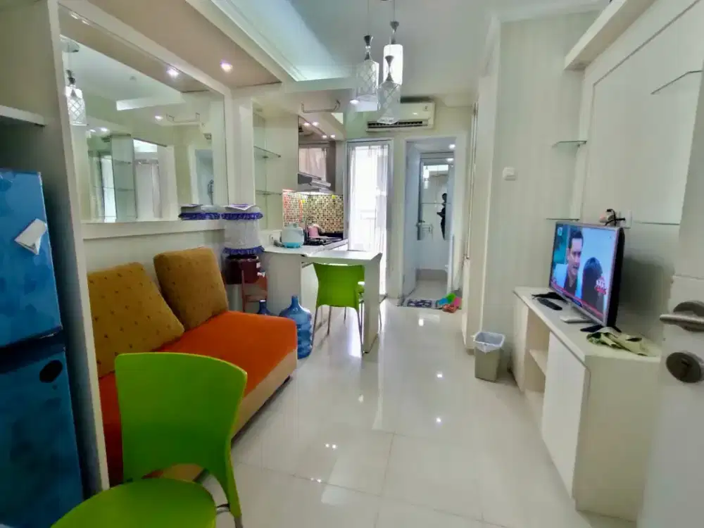 Disewakan Apartemen 2BR Full Furnish Lantai sedang tepat diatas Mall