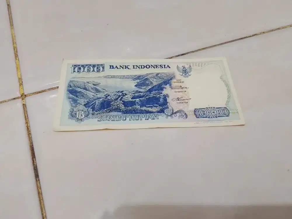 Jual uang seribu rupiah