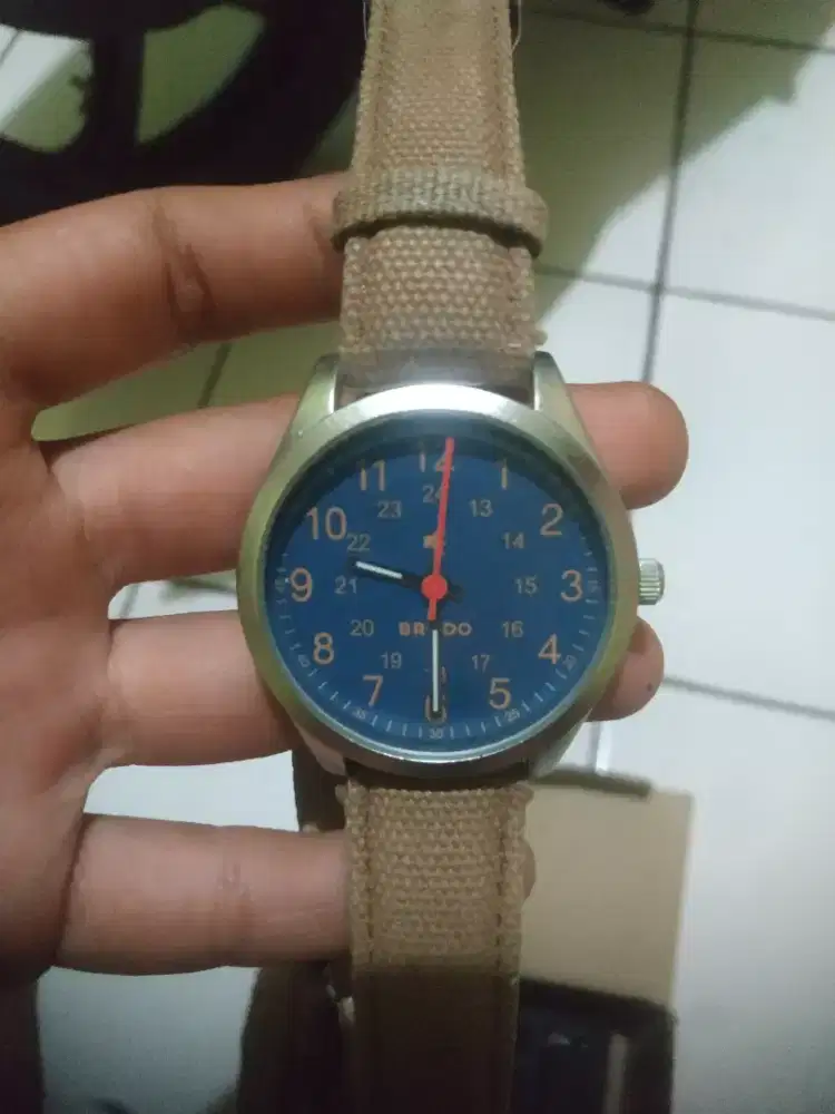 Jam tangan pria