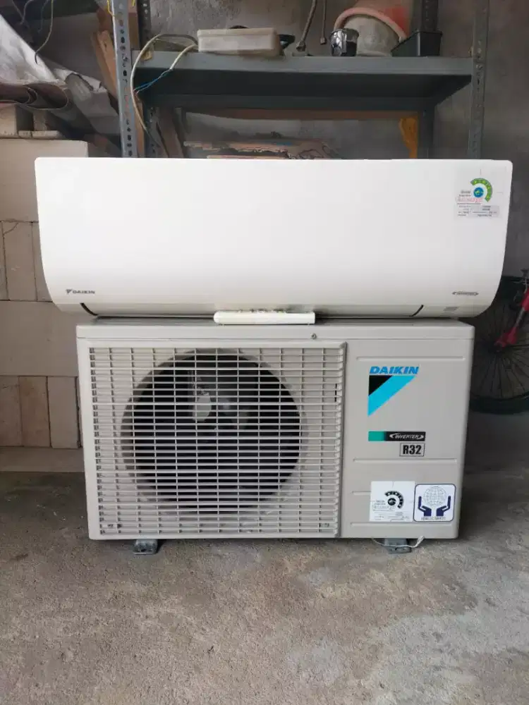 AC Daikin Inverter R32 Thailand