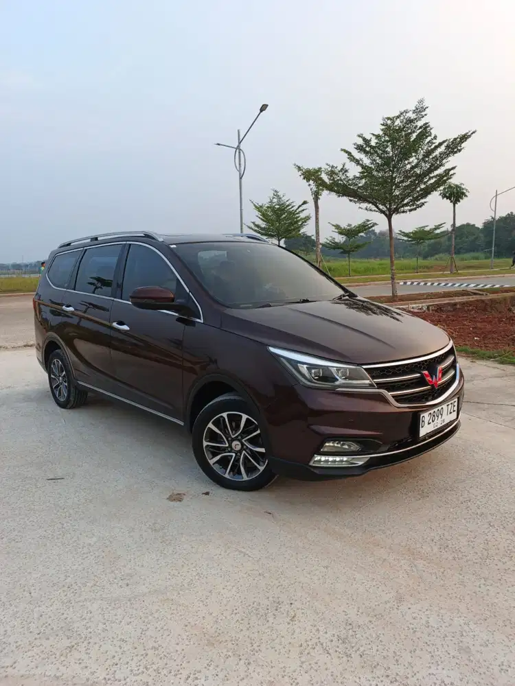 Wuling Cortez 1.8 LLUX+AMT 2018 Bensin