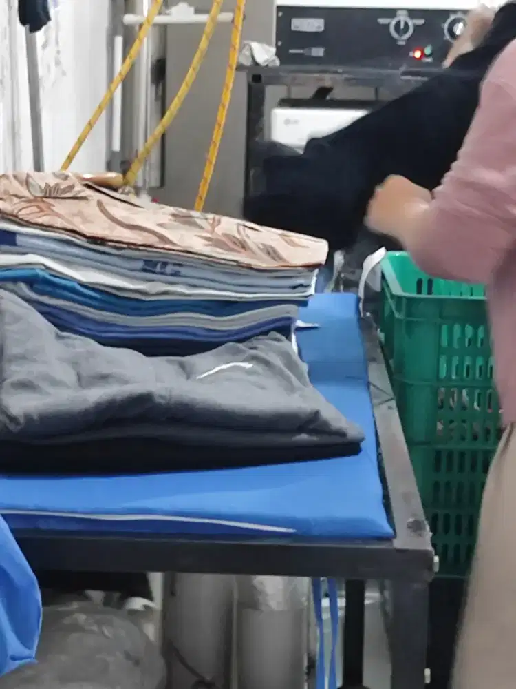 Karyawati laundry berpengalaman