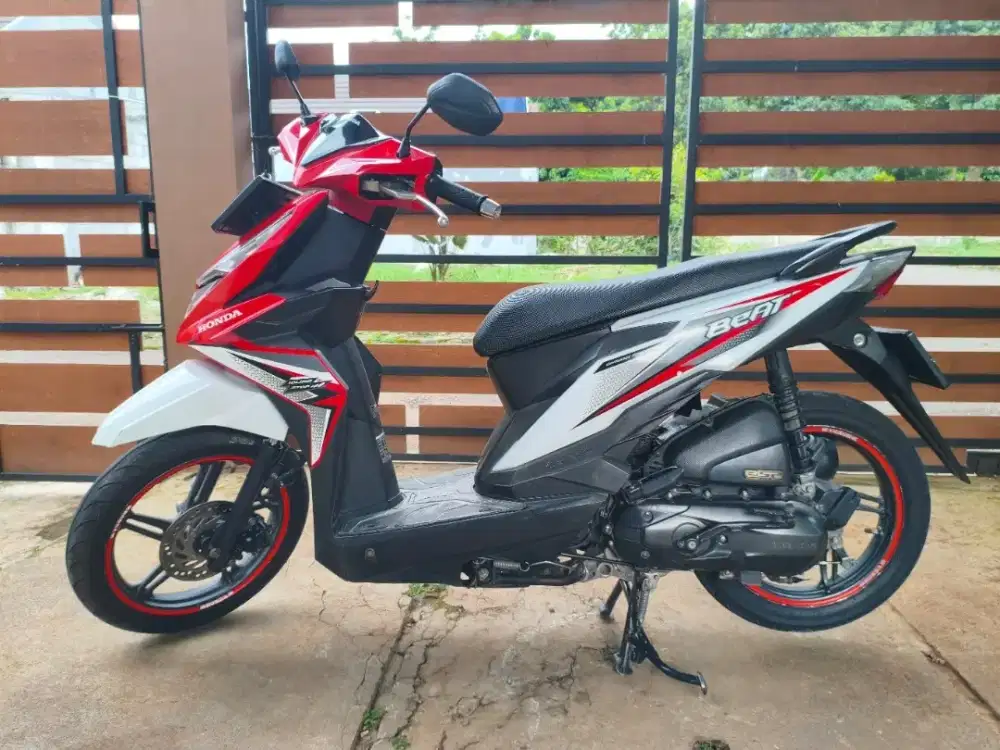 Beat merah tipe tertinggi plat DKI
