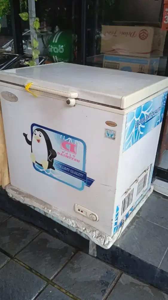 Di Jual Kulkas Samsung dan Freezer Daimitsu