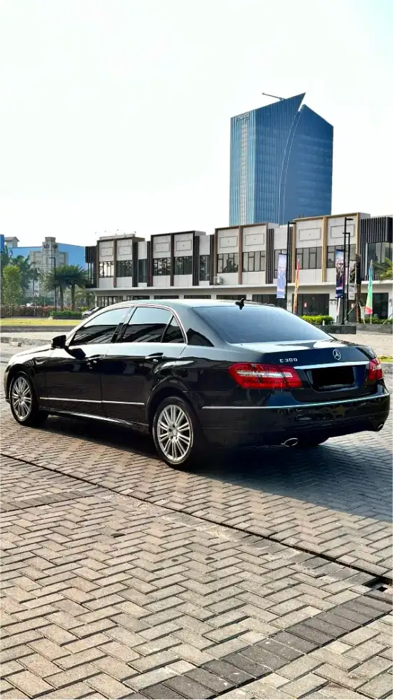 CASH MERCEDES BENZ E300 ELEGANCE W212 V6 2011