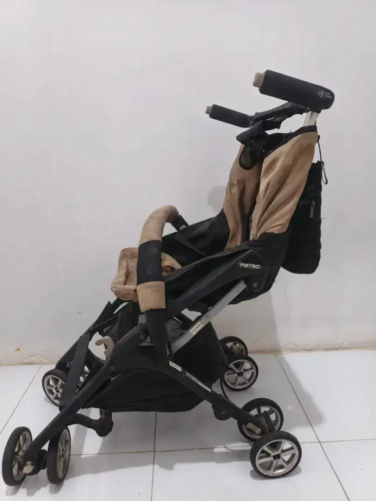 Stroller bayi astro