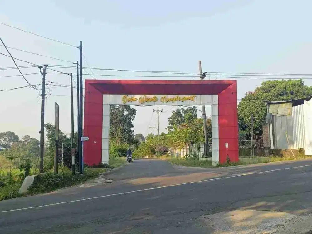tanah dekat polsek gunungpati semarang