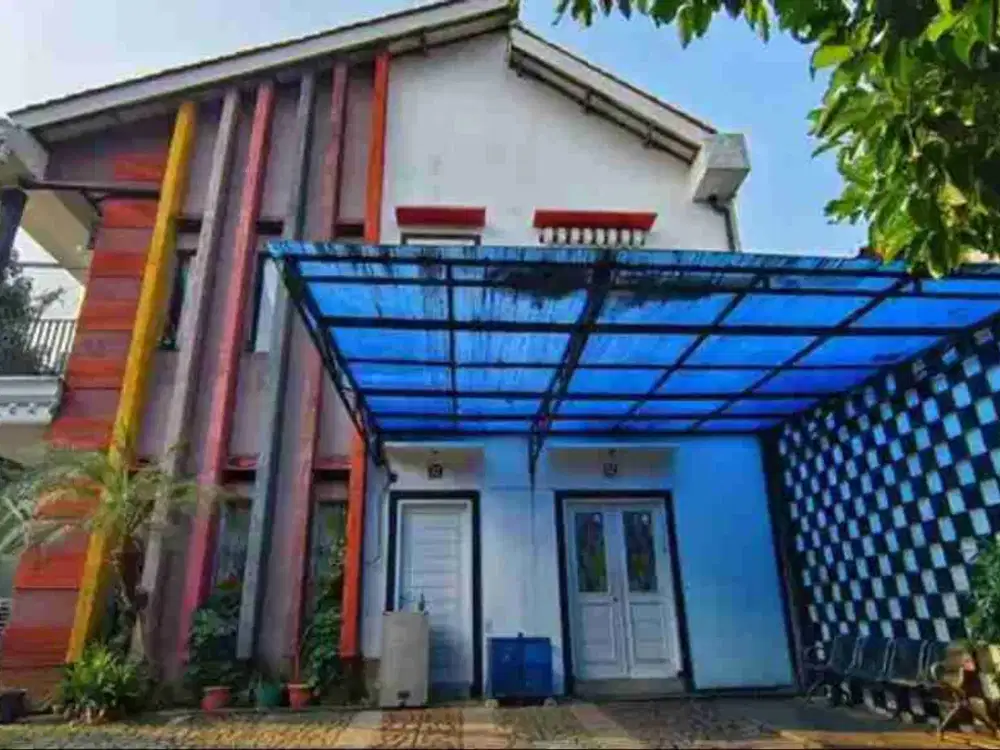 RUMAH MEWAH DI KOMPLEK PONDOK KELAPA