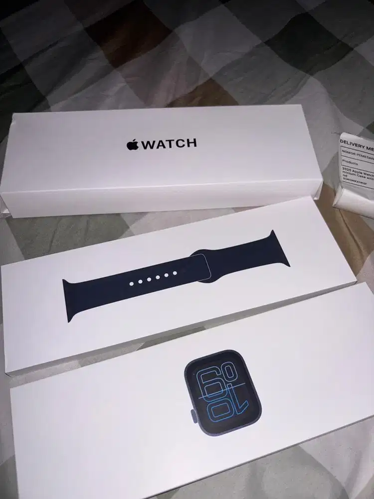 Apple watch SE  2025 Warna Midnight  40 mm/sm