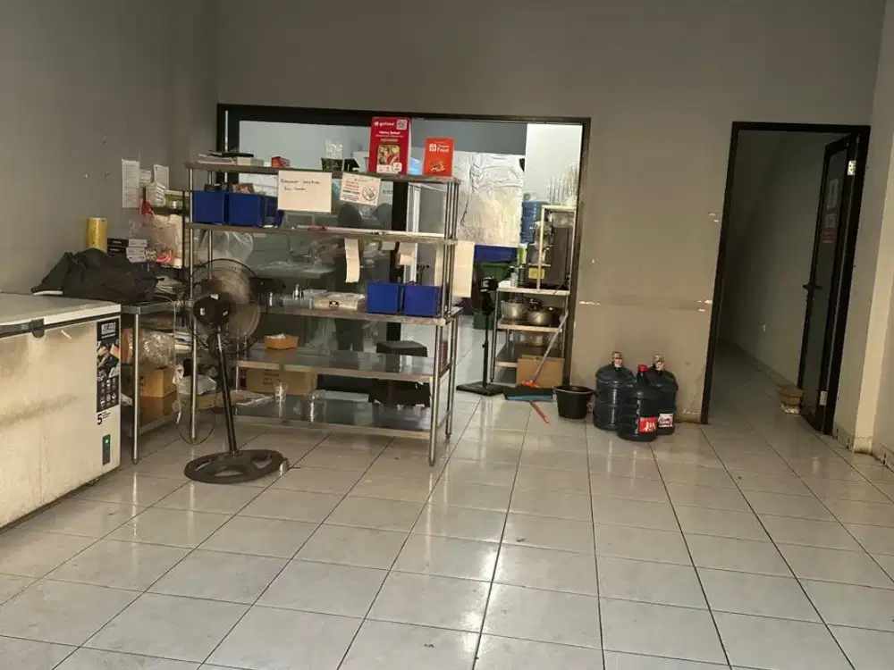 Disewakan Ruko Exclusive PIK 5x15, 3,5 lantai, Lokasi Bagus