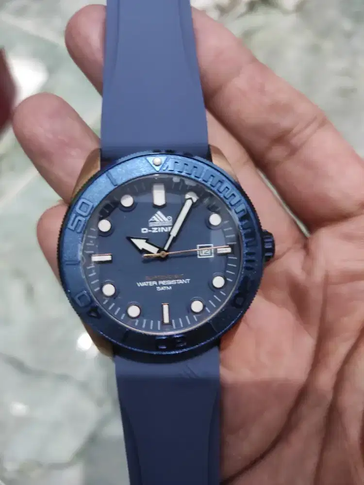 Dijual jam tangan merk D-Ziner