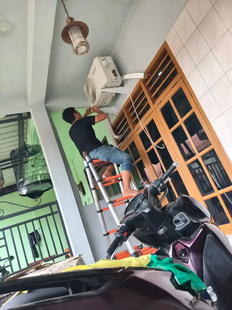 CUCI AC DAN SERVICE BERGARANSI