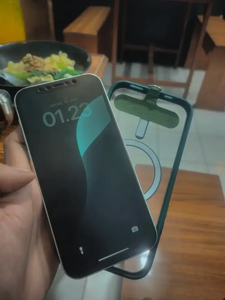 iPhone 12 basic