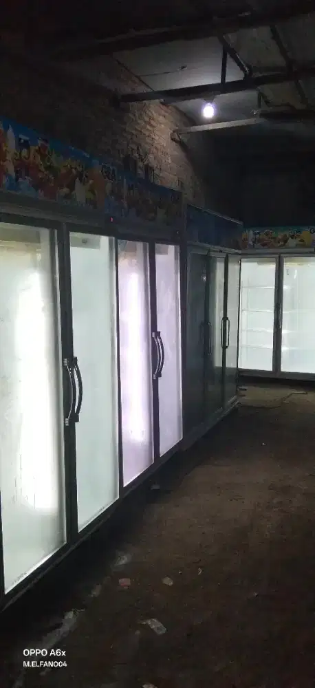 Alat restoran showcase chiller freezer genset underconter