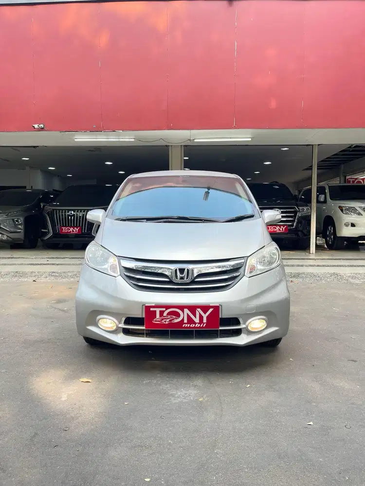 Honda Freed PSD AT DP 5jt saja 2013 Silver