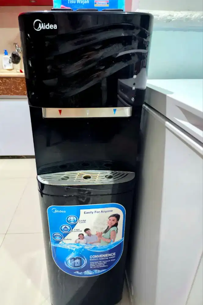 Dijual Dispenser galon dibawah..murah dan masih baru.