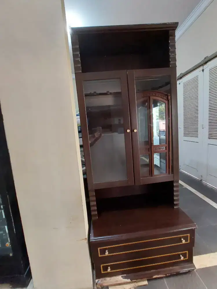 Di Jual Lemari Pajangan
