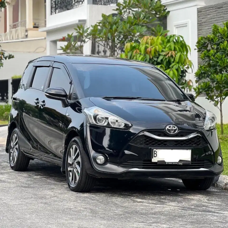 (CASH) Toyota Sienta V 2019