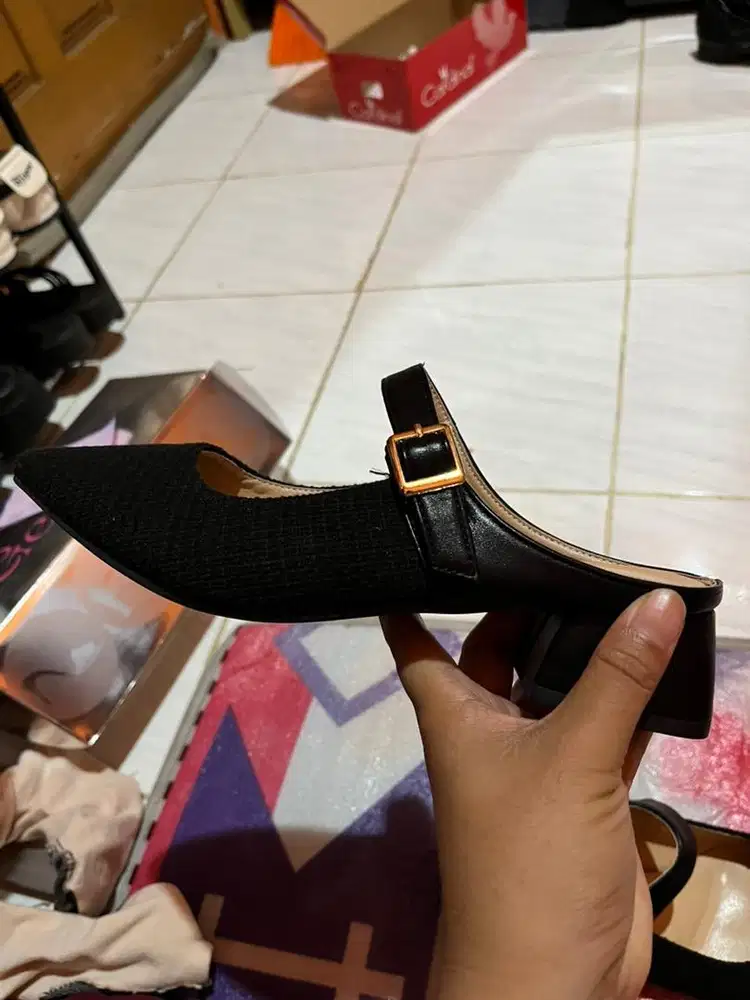 Sepatu sendal cardinal
