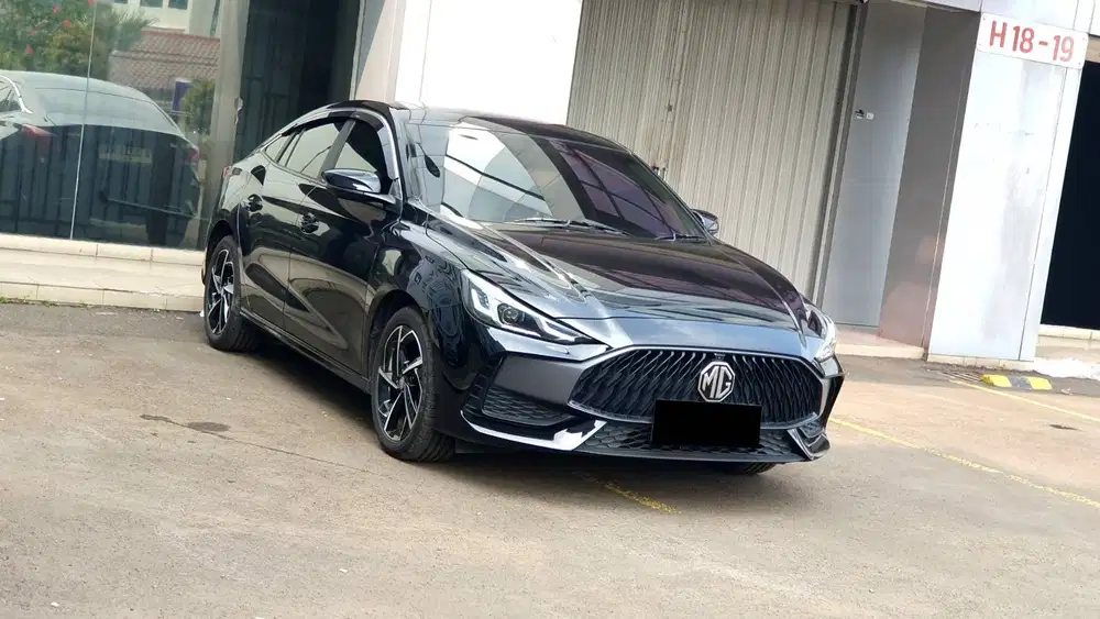 MG Morris Garage 5 GT 5GT Magnify 1.5 Sunroof AT Hitam 2025 NIK 2024