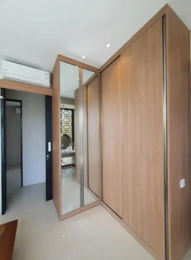 Rumah semi furnsihed siap pakai citraland surabaya