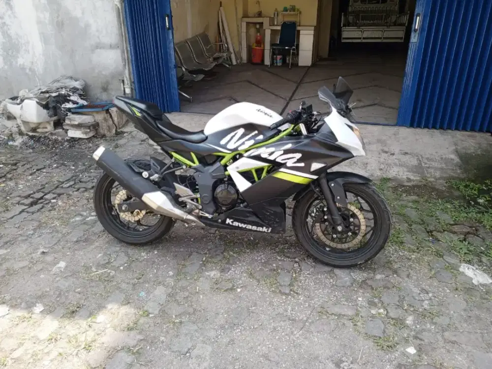 Dijual secepatnya Ninja Kawasaki 250cc Tahun 2021