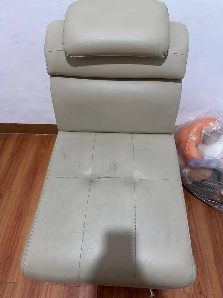 Sofa ruang tamu