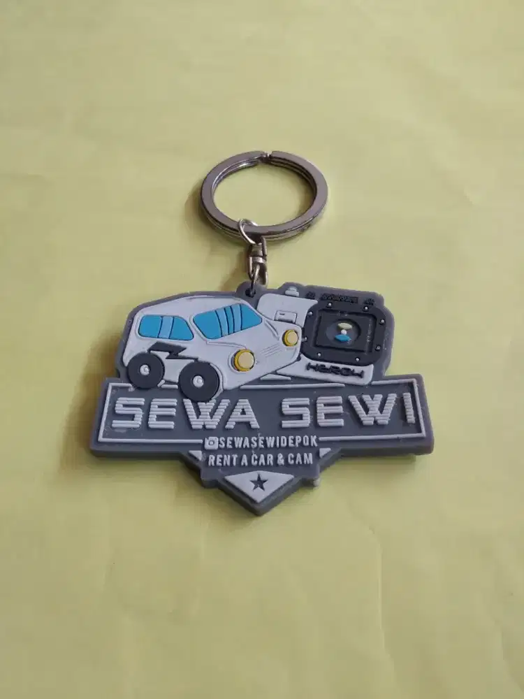 Keychain rubber custom souvenir gantungan kunci promosi