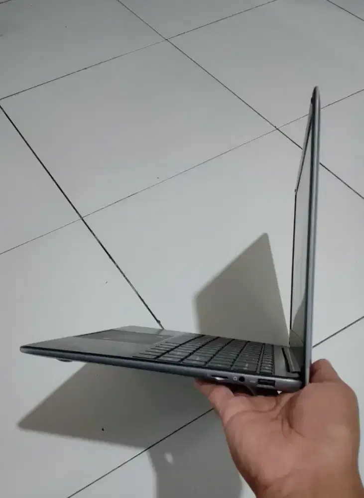 Laptop Ultra Slim 4/64