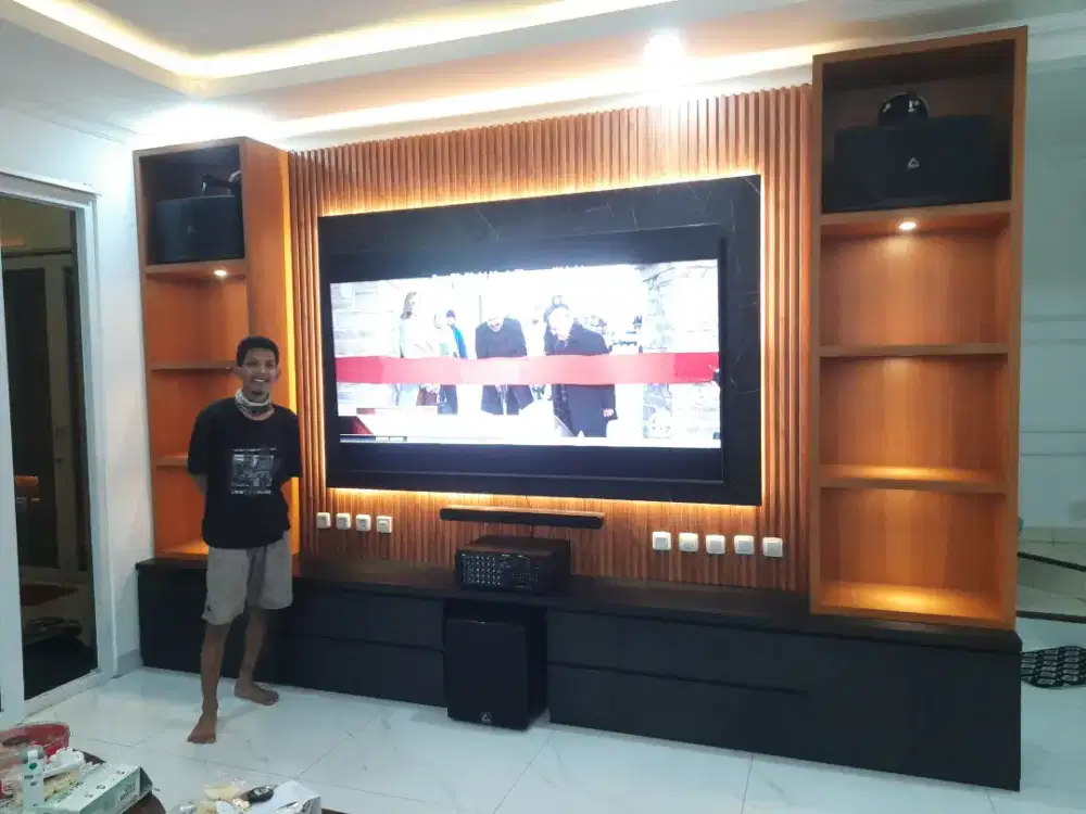 Backdrop TV minimalis