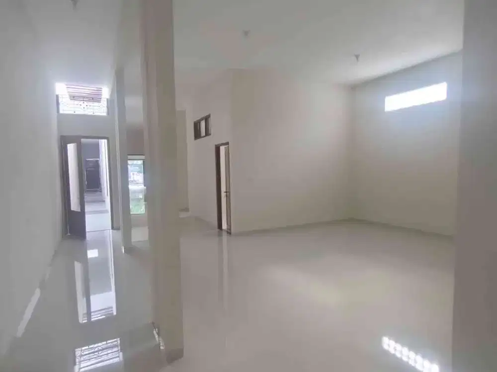 Rumah baru Bangunan komersial raya tembok dukuh