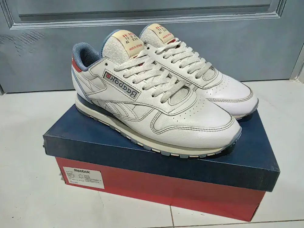 Sepatu Sneakers Reebok Classic Leather putih 41