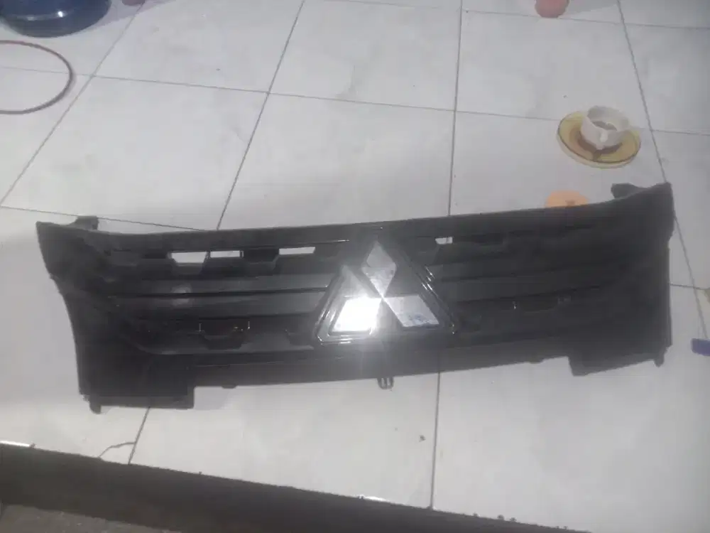 bemper Xpander orsinil bekas bagus