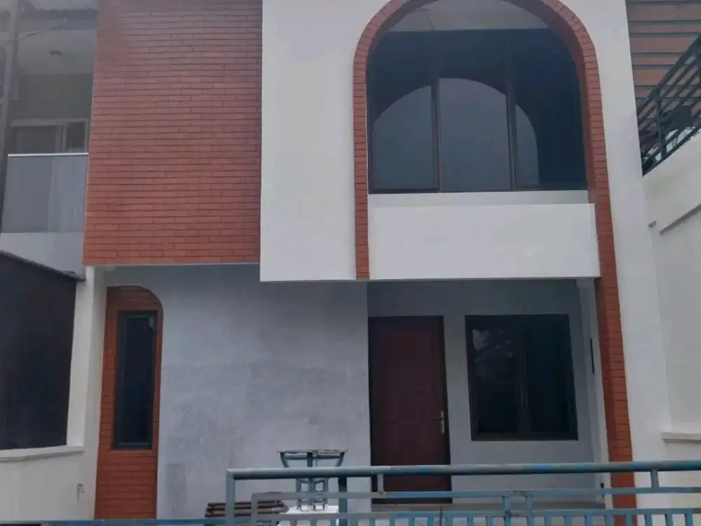 Dijual Rumah Taman Puspa Raya Citraland Utama 2LT 3KT LT90m Dekat Fresh Market dan Pakuwon Mall Surabaya Barat