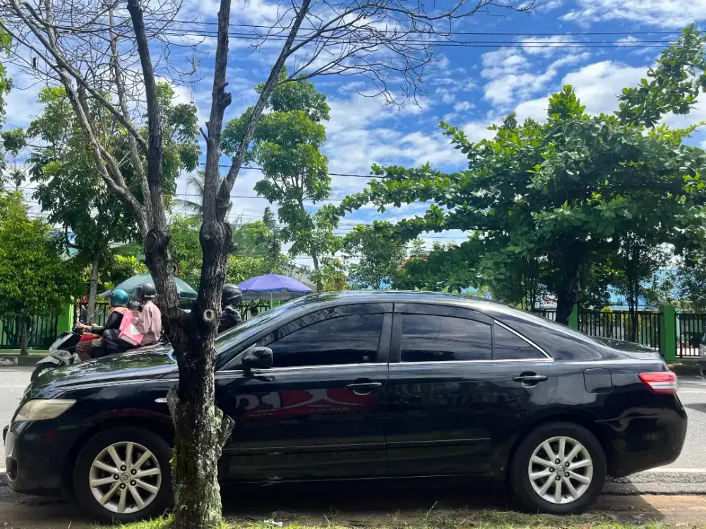 Toyota Camry premium 2.4 AT 2011