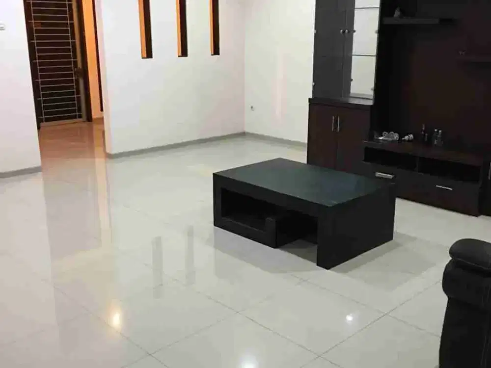 Disewakan Rumah Siap huni THI Lingkungan Tenang