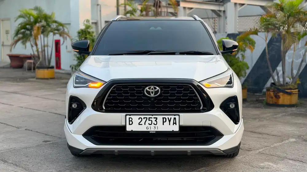 Toyota Yaris Cross 1.5 GR Hybrid, putih 2025