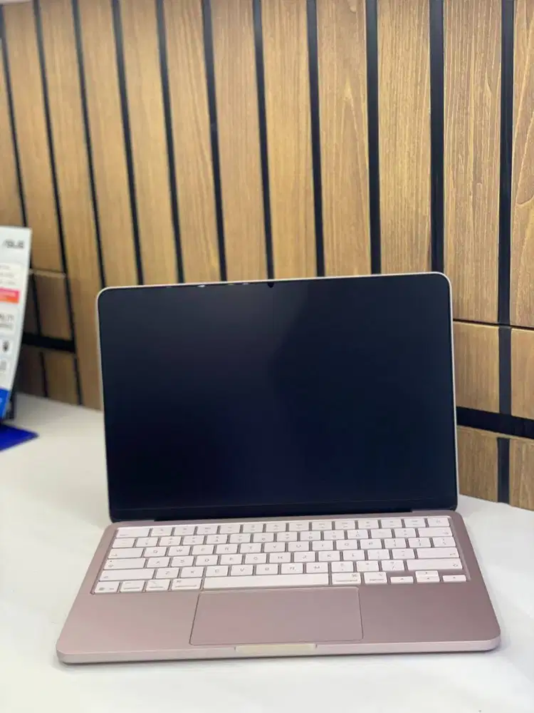 MACBOOK NEO 8/256