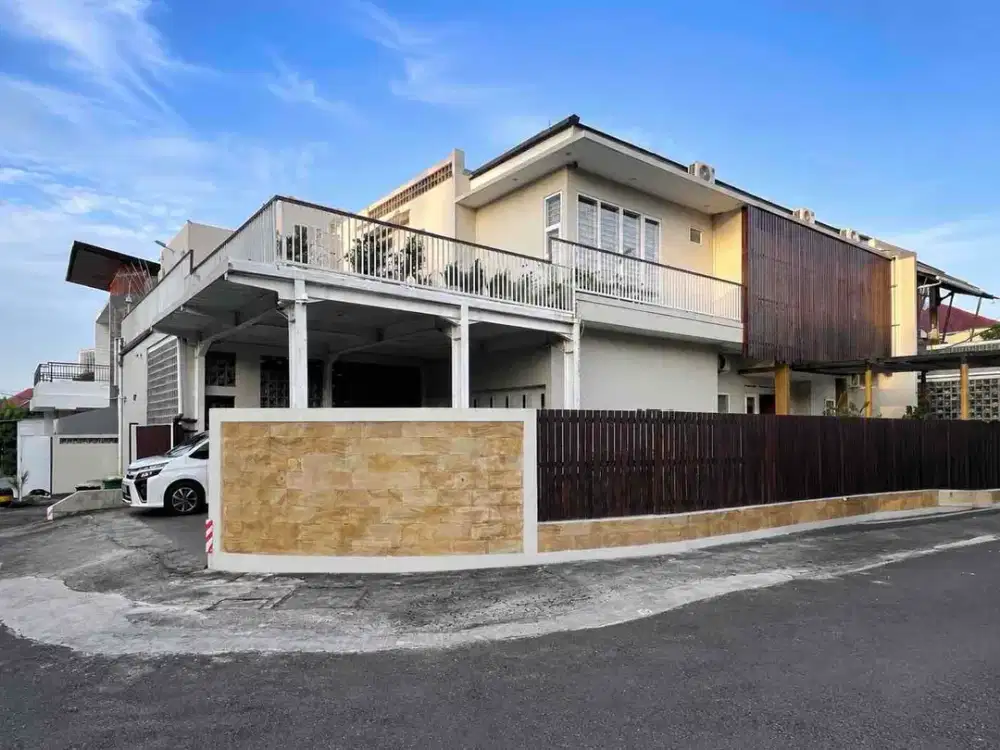 Rumah Besar Hadap Selatan-Barat di BSD City | LT 460 m² LB 700 m²