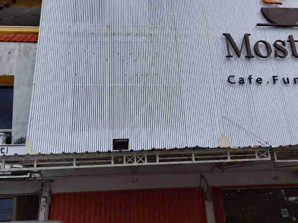 Disewakan Ruko 3 Lantai Full Renovasi di Jalan Raya Blok 2, Baloi