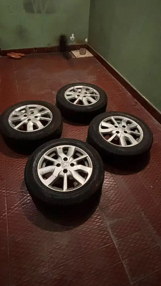 VELG+BAN HONDA BRIO COPOTAN R14
