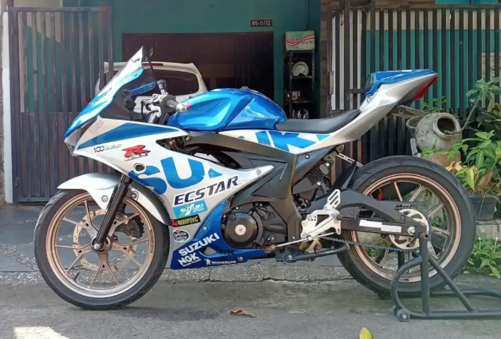 Suzuki GSX 150 2021 gress
