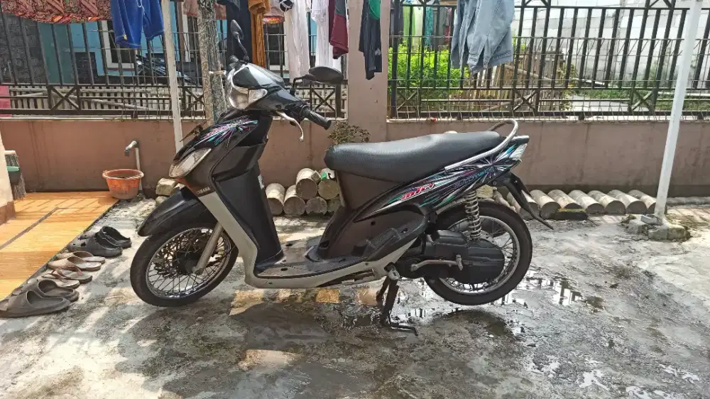 Mio smile 2009 hitam