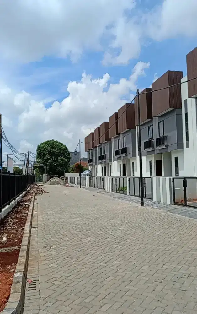 Rumah siap huni hnya 20 menit ke stasiun