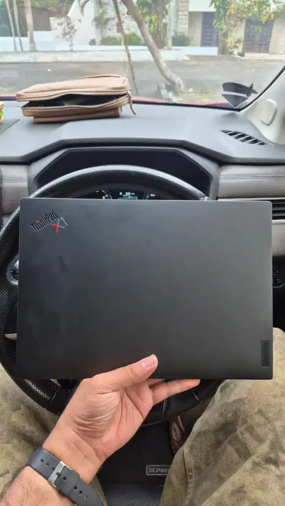 Thinkpad X1 Carbon gen 11 core i7 Vpro 16/1TB garansi resmi indo aktif