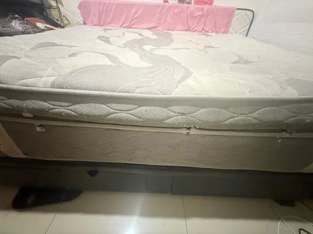 Jual kasur bekas dan dipan nya (160x200)