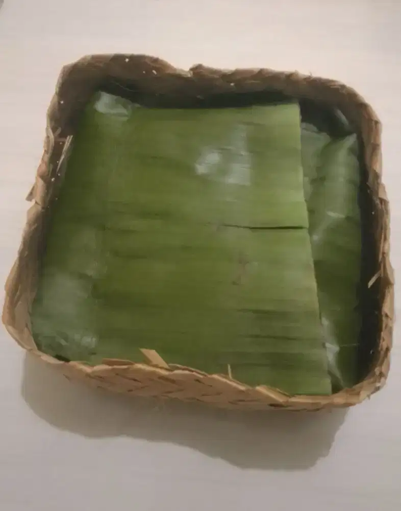 Lontong Besek Bungkus Daun Pisang