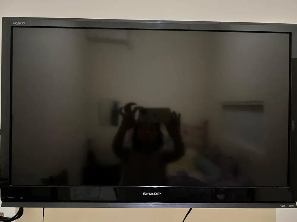 TV sharp, 32 inc, normal, tidak lecet